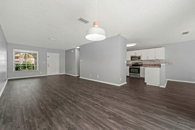 Photo - 3464 Commodore Ct House