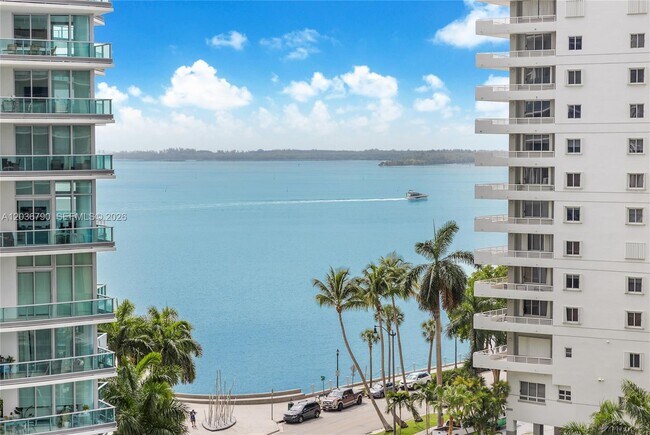 Foto del edificio - 1300 Brickell Bay Dr