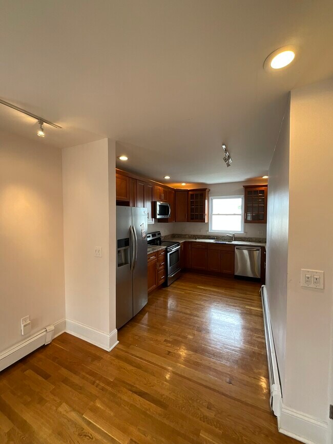 Building Photo - 36 Brookford St