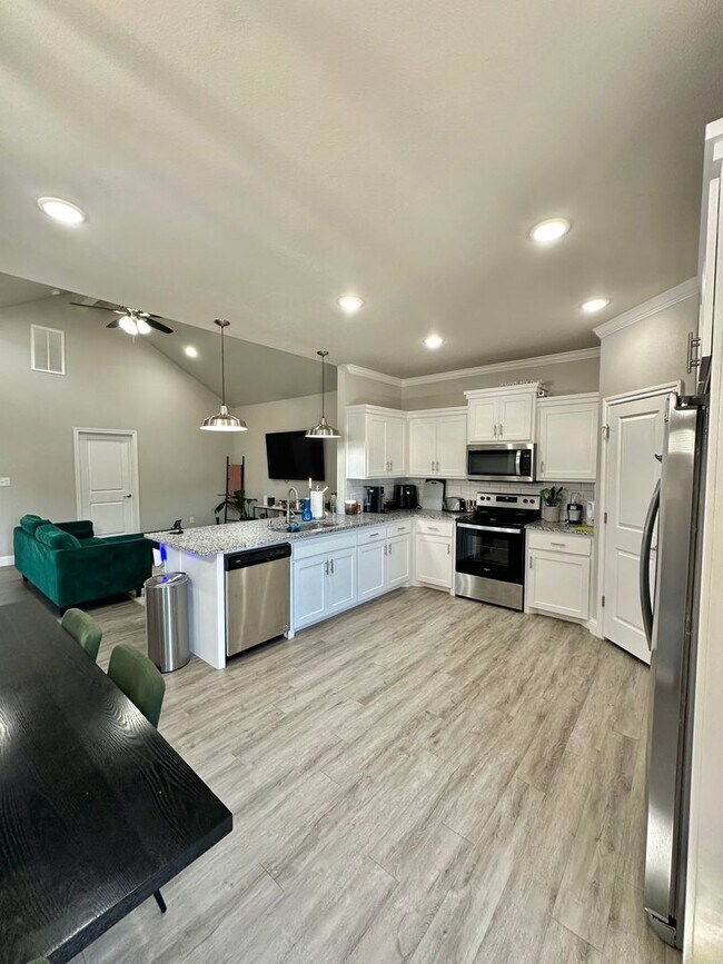 Foto del edificio - Updated Four Bedroom in North Lubbock.