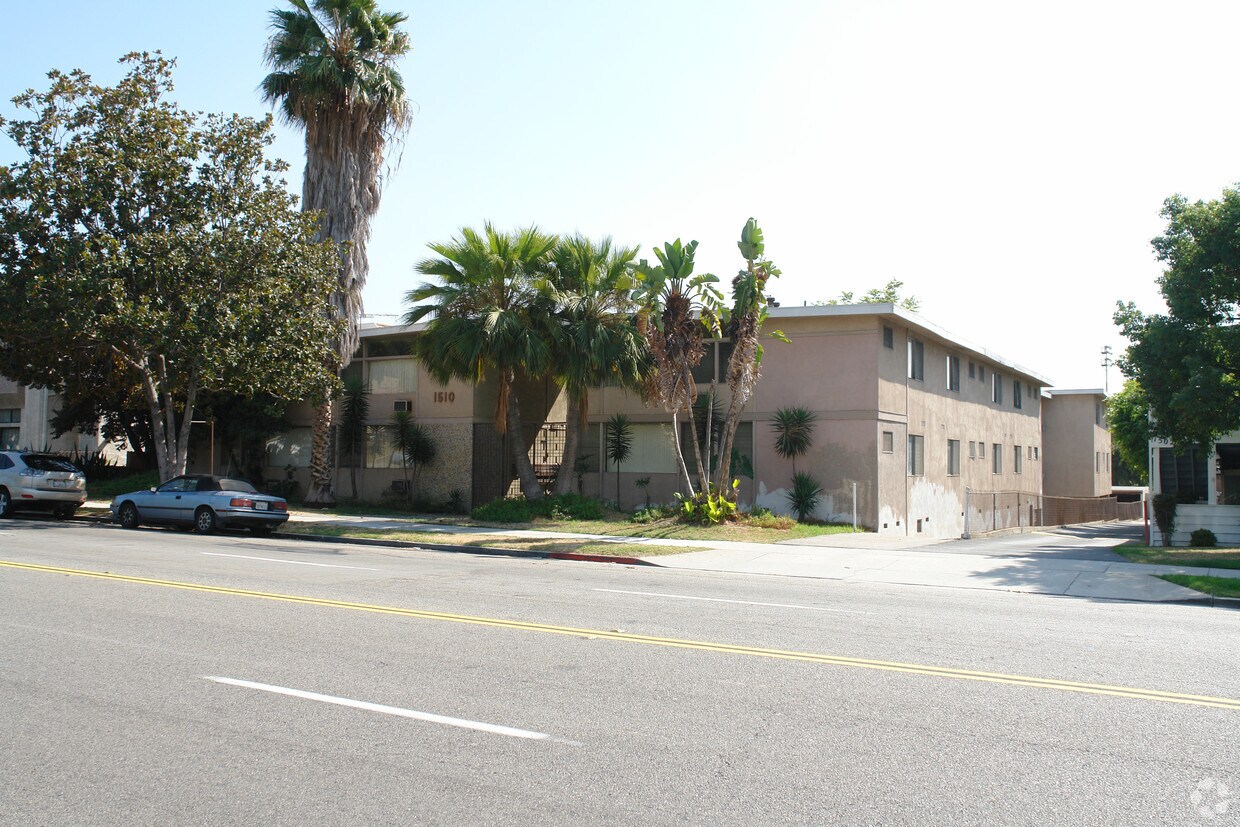 Primary Photo - 1510 E Broadway