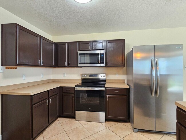 Building Photo - 5106 Holster Dr