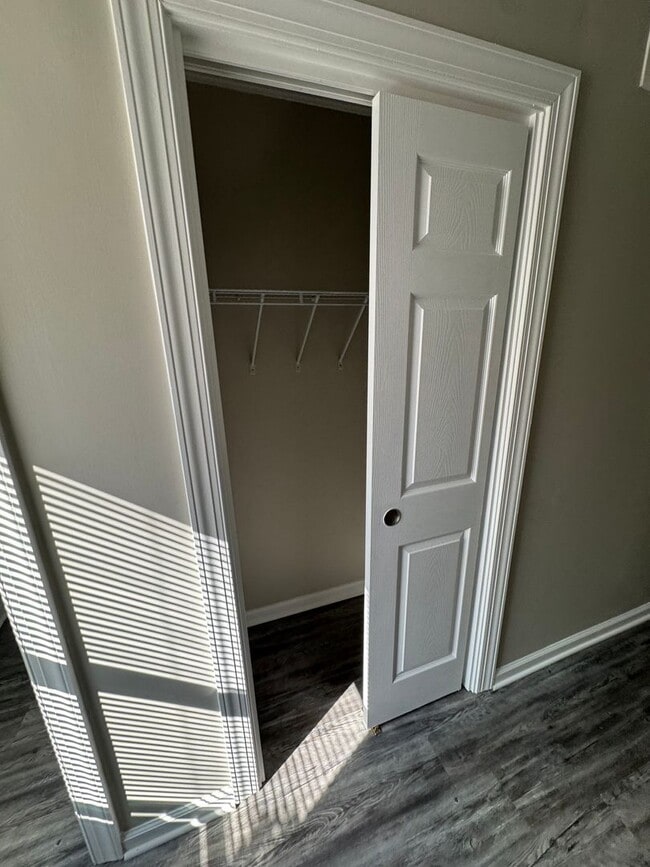 Building Photo - 207 New Petersburg Dr