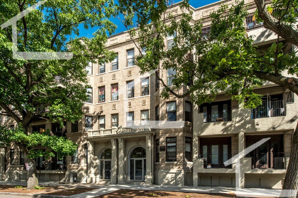 3Br/1.5Bth,Great location! Right on T - 3Br/1.5Bth,Great location! Right on T