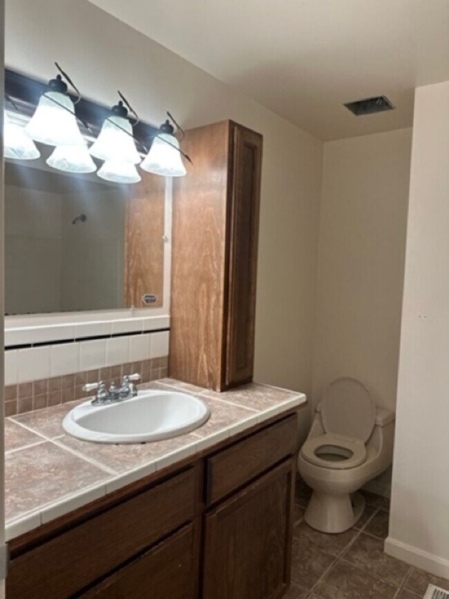 Foto del edificio - Cheney Home