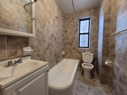 Foto del edificio - 1 bedroom in BRONX NY 10463