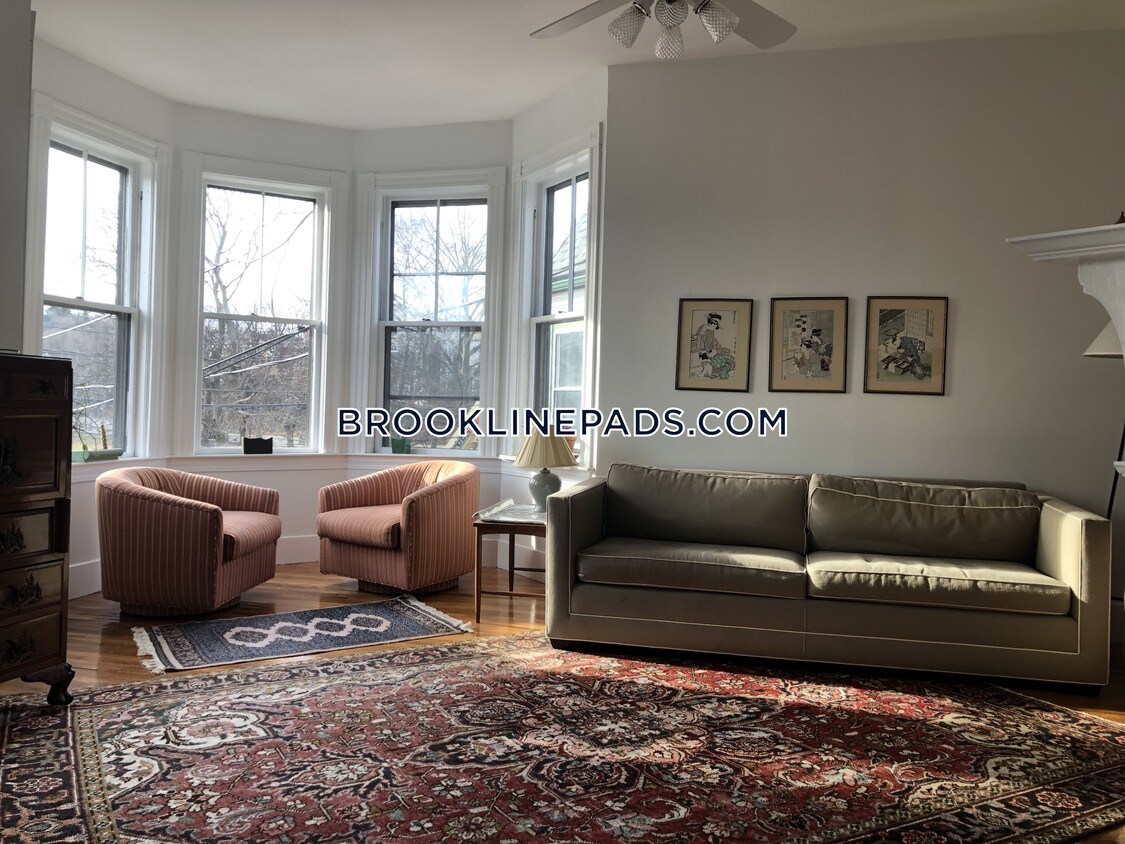 Primary Photo - 185 Davis Ave