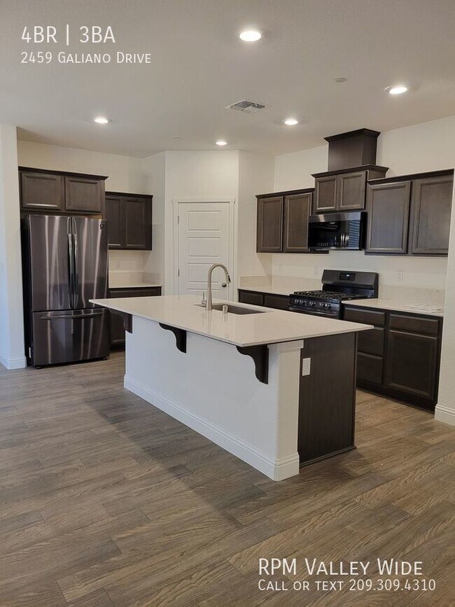 Building Photo - Beautiful North Merced home Available NOW!!