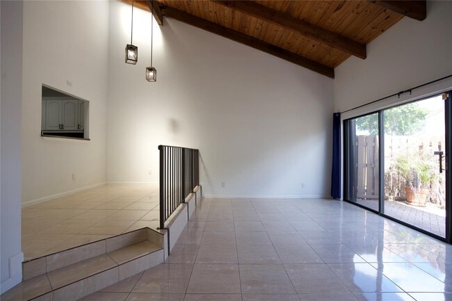 Building Photo - 2125 SW 81st Ave