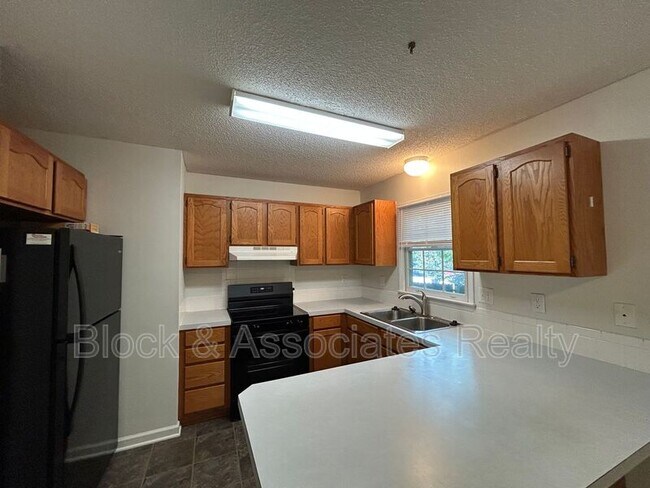 Foto del edificio - 6088 Yeaton Glen Dr