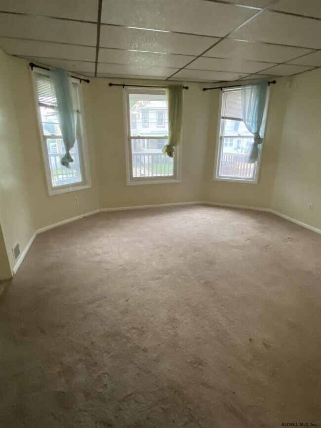 Building Photo - 1628 Avenue B