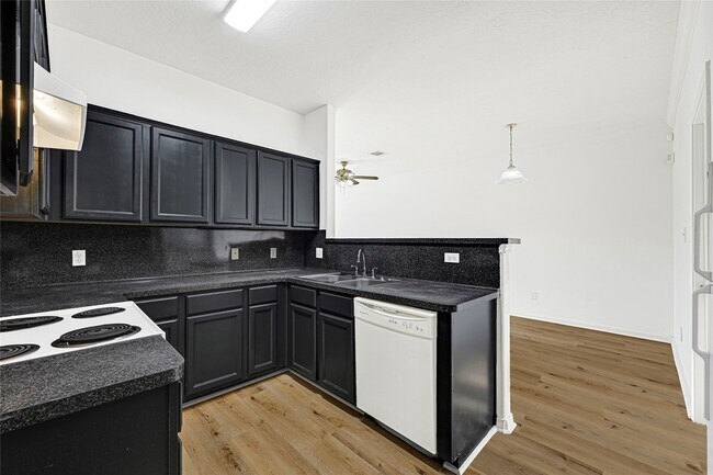 Foto del edificio - 5406 Peacock St