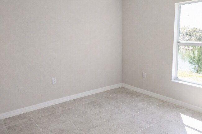 Foto del edificio - 500 NW 20th St