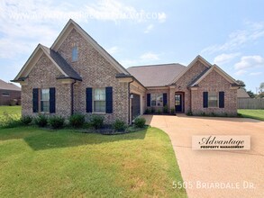 Building Photo - 5505 Briardale Dr