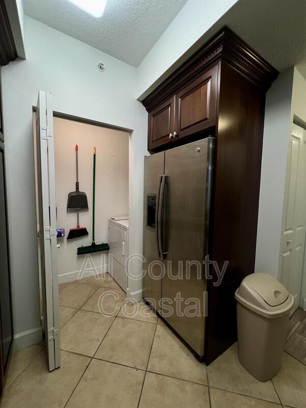 Foto del edificio - 1660 Renaissance Commons Blvd