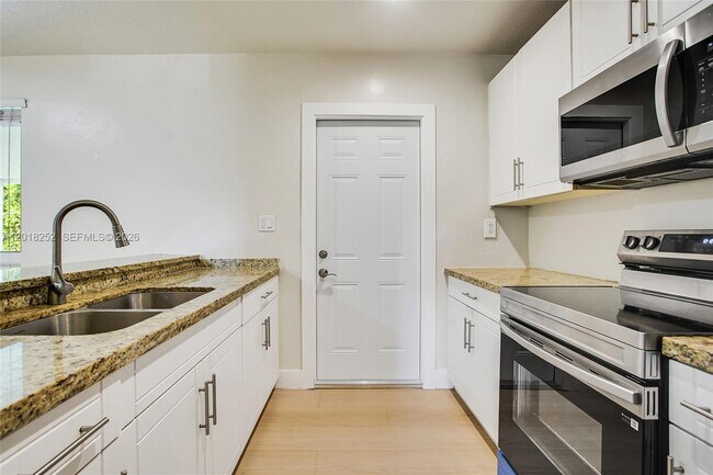 Foto del edificio - 532 SW 79th Ave