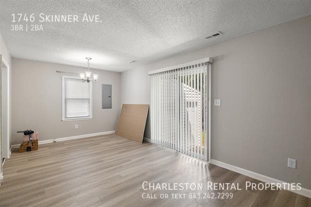 Building Photo - 1746 Skinner Ave