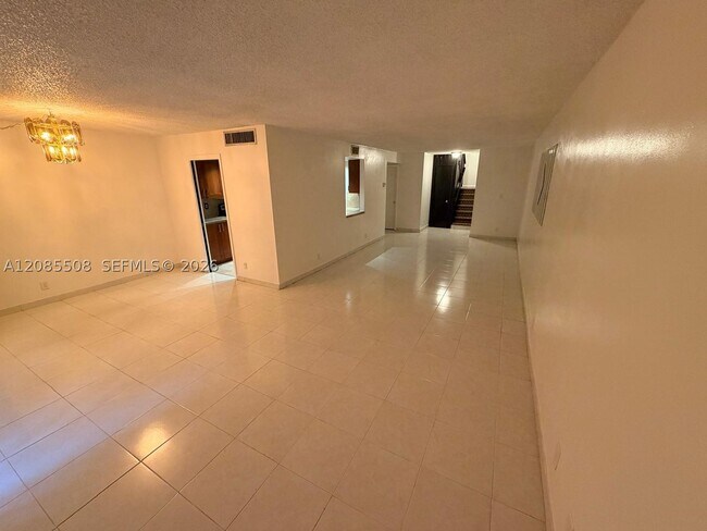 Foto del edificio - 3178 N Pine Island Rd