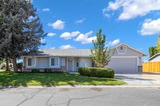 Building Photo - 2213 N Pawnee Ln