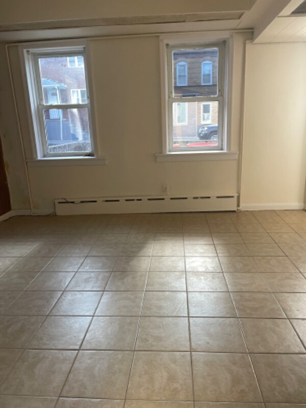 243 Lincoln Pl, Cliffside Park, NJ 07010 Room for Rent in Cliffside