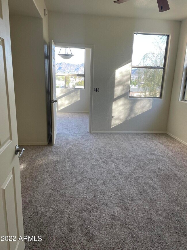 Foto del edificio - 9820 N Central Ave #202