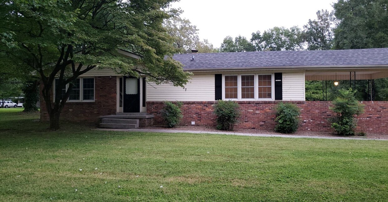 Primary Photo - 207 Marietta Dr