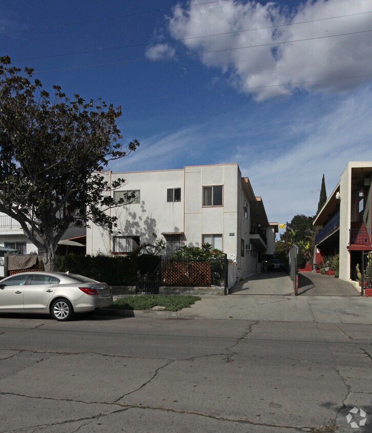 Primary Photo - 4111 Sunset Dr