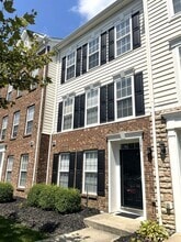 Building Photo - 5580 Crystal Falls St