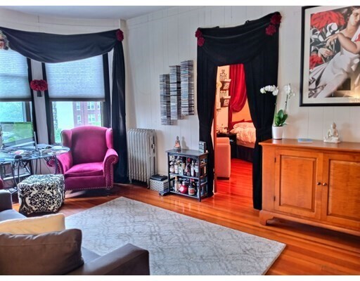 Building Photo - 1391 Beacon St
