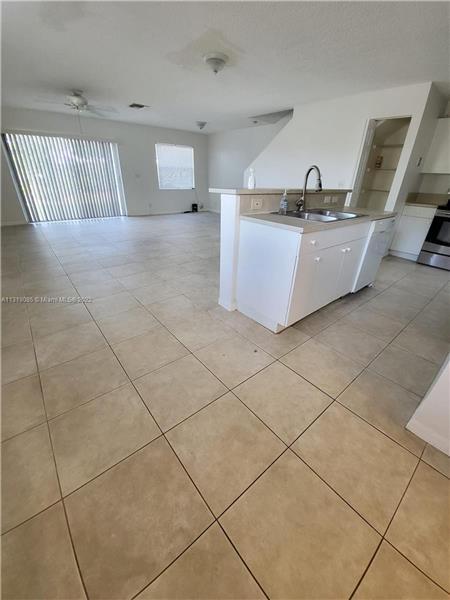 Building Photo - 8623 N Southgate Shores Cir