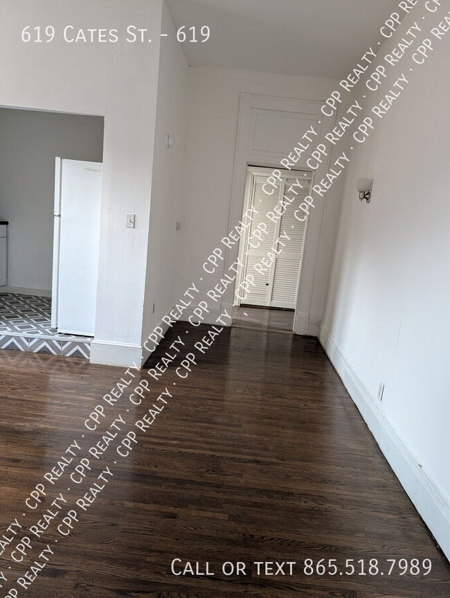 Building Photo - 619 Cates St