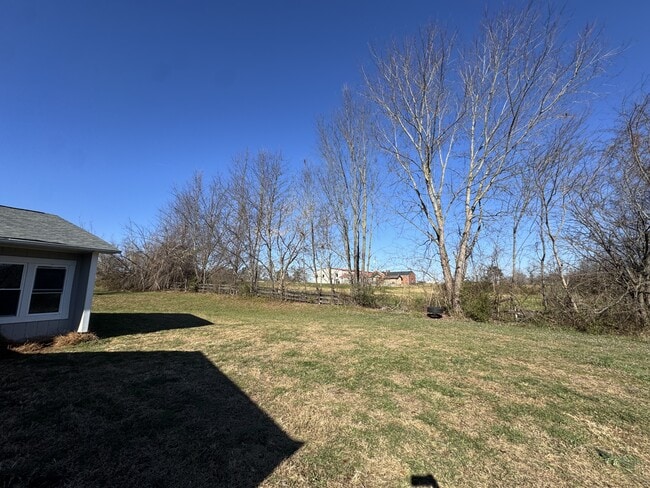 Building Photo - 317 Briarlea Dr