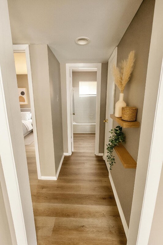 Building Photo - 1735 Delano Ave