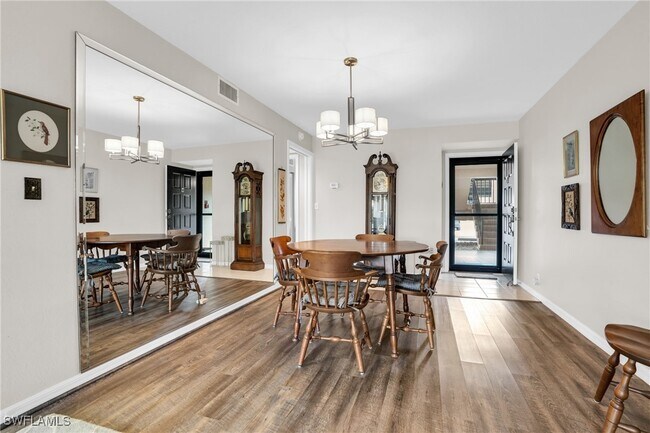 Foto del edificio - 5905 Trailwinds Dr