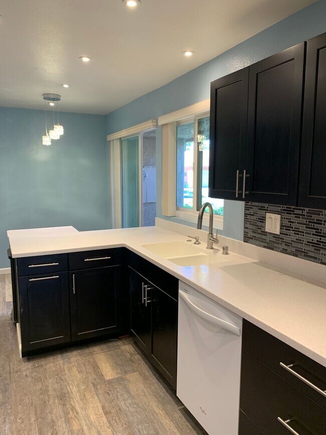 Foto del edificio - An Updated Leisure Village Home now available