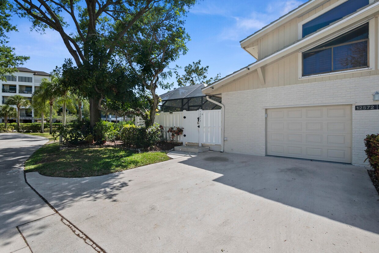 12572 Woodmill Dr, Palm Beach Gardens, FL 33418 Townhome Rentals in