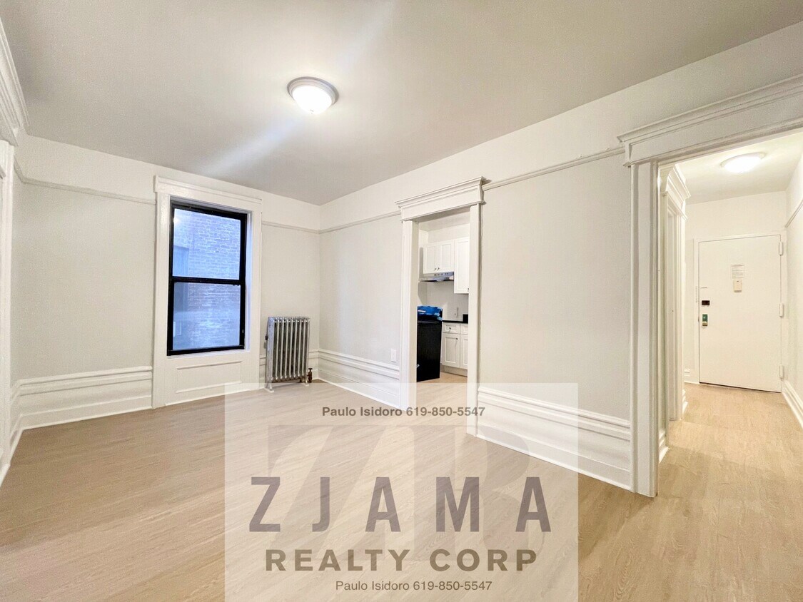 Foto principal - 395 St Johns Pl
