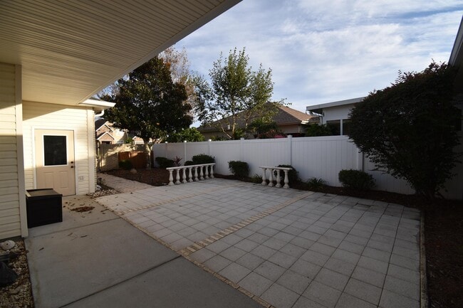 Foto del edificio - 312 Willow Way