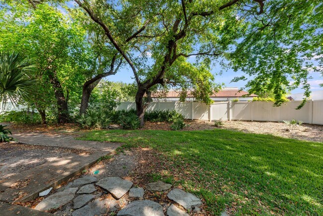 Building Photo - ASSISI LN #1007 - Patricia J. Gauthier Trust
