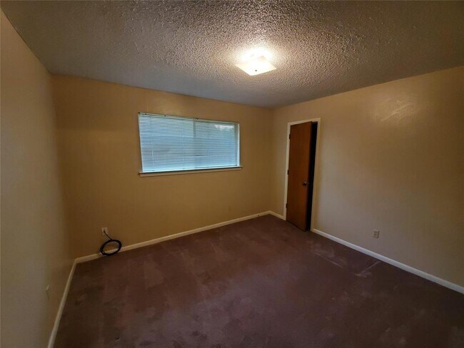 Building Photo - 4843 Berridge Ln