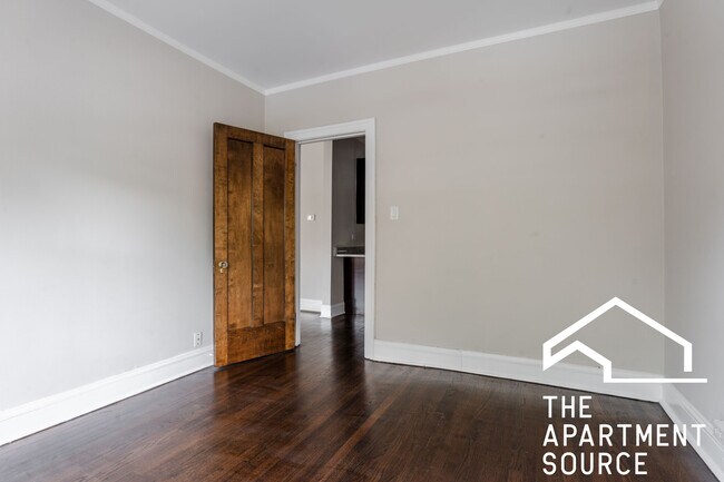 Building Photo - 1606 W Berwyn Ave