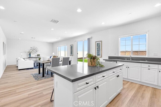 Foto del edificio - 28300 Abbey Ln