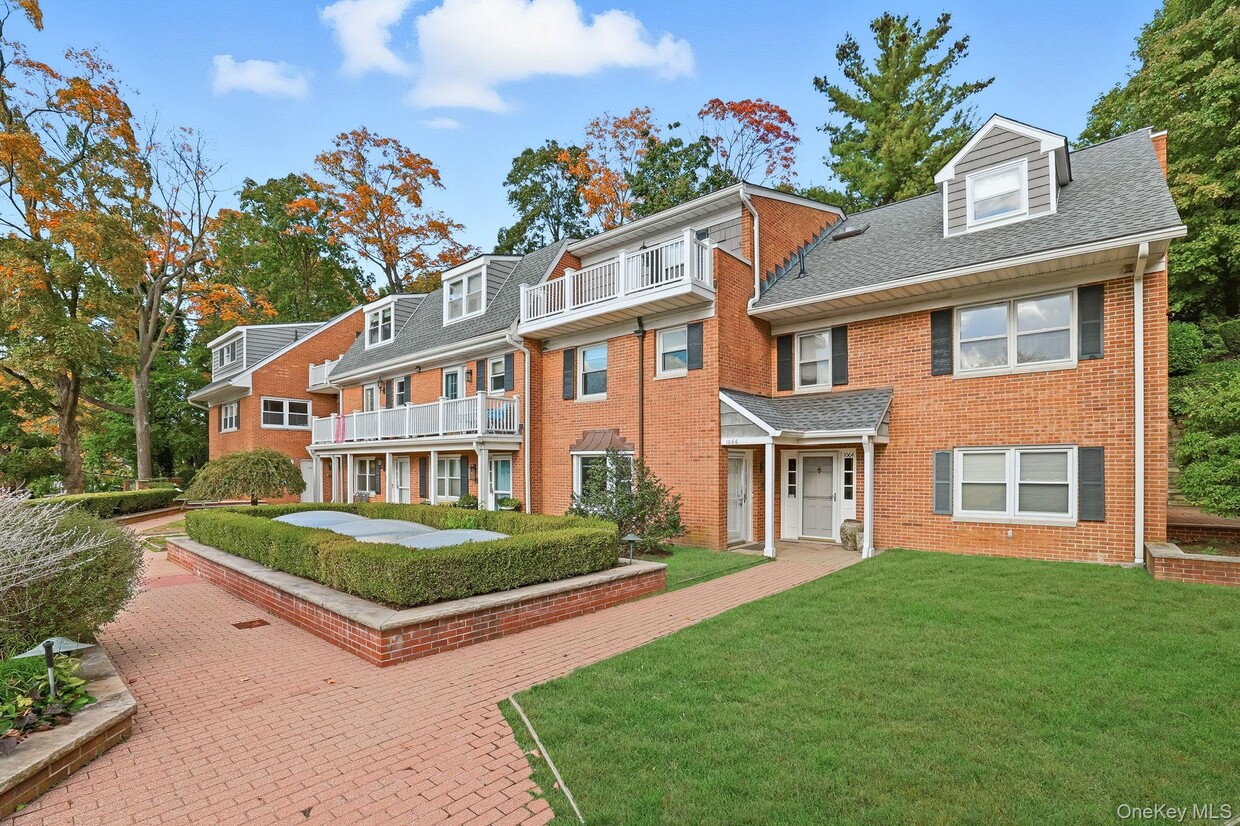 Foto principal - 1068 Boston Post Rd