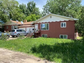 Building Photo - 524 N Frey Ave