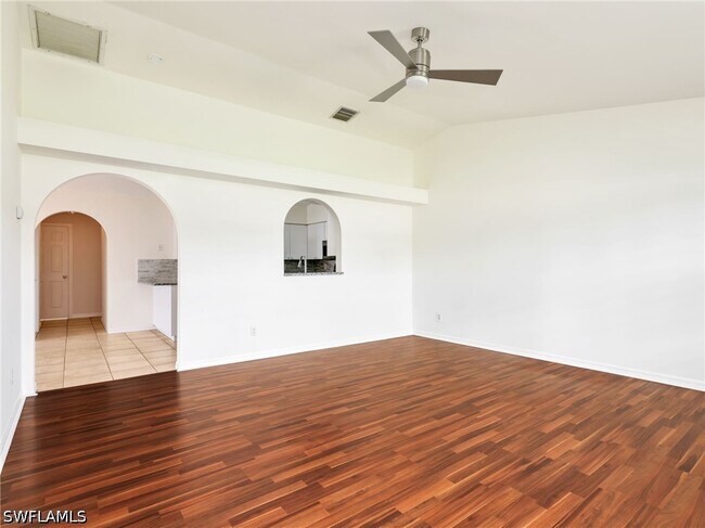 Building Photo - 4150 Tarpon Ave