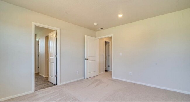 Foto del edificio - 329 Stella St NE