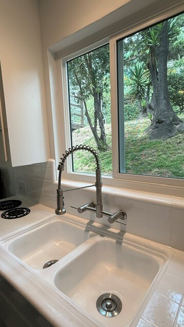 Building Photo - 2204 Fair Oak View Ter