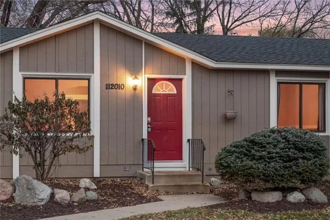 Front 2 - 112010 Faber Ln