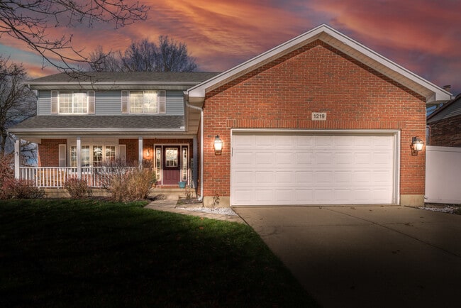 Building Photo - 1219 Stephenson Dr