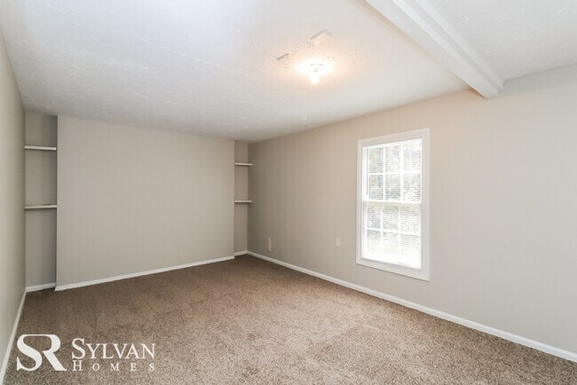 Building Photo - 1353 W Prospect Dr NE